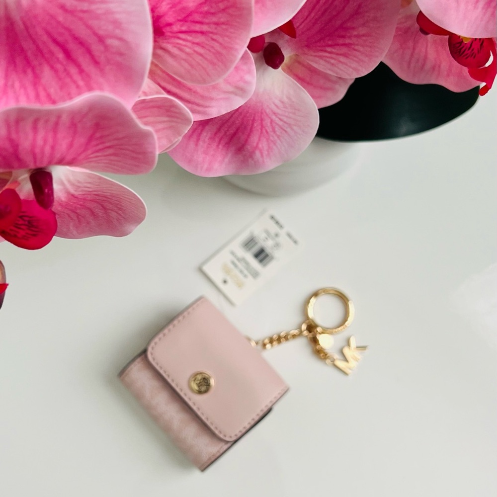 Michael kors AirPods Pro case /bag charm/key chain